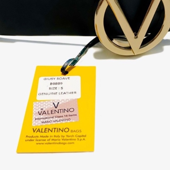 VALENTINO Giusy V-Logo Black Gold Buckle Leather
Belt NWT - Picture 5 of 9